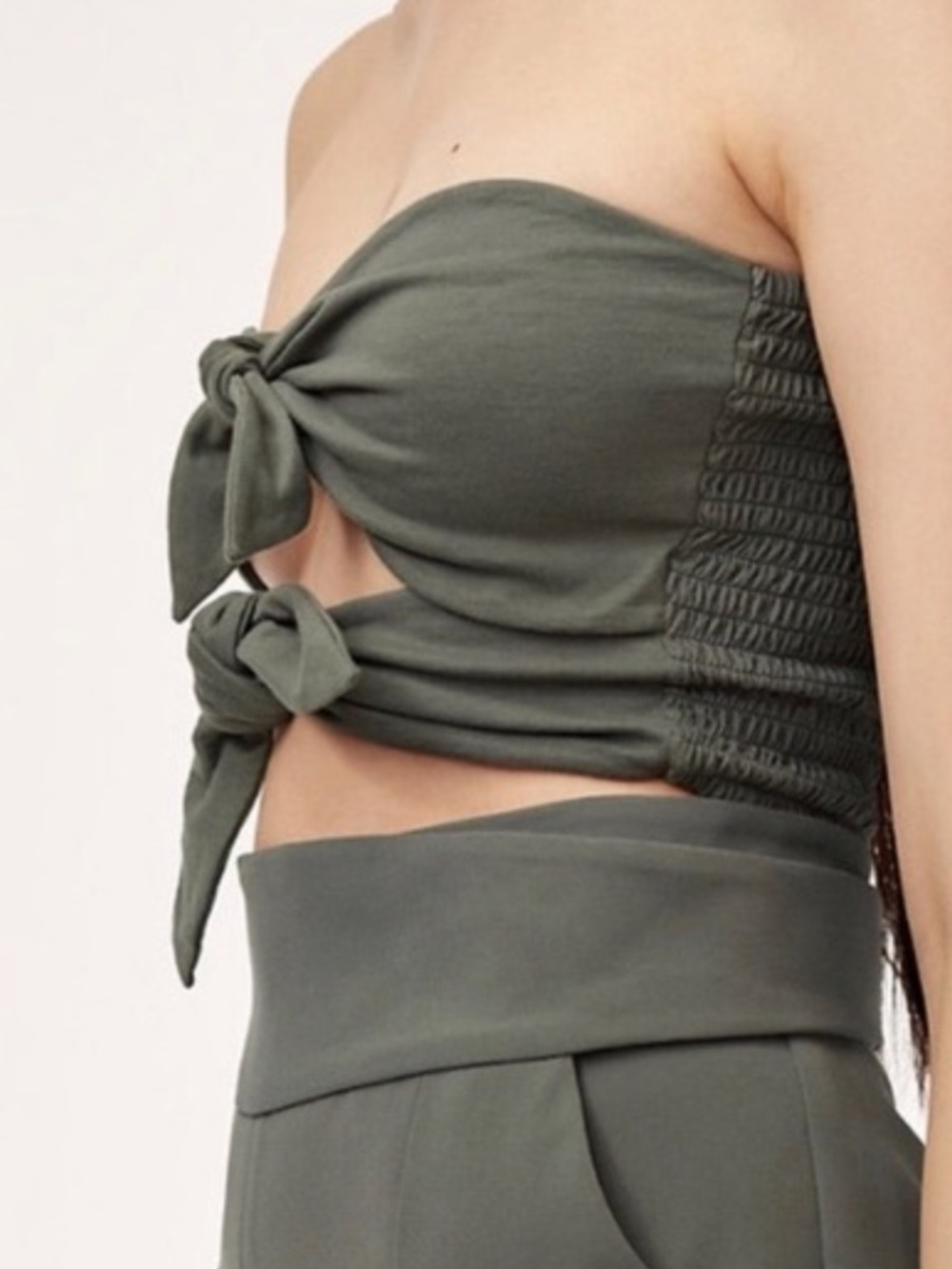 Aritzia Wilfred Daveney Top Green Size XS Front tie Crop top
